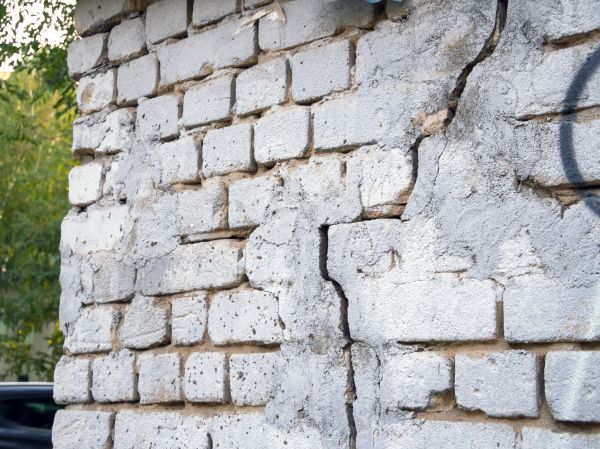 Cracked Brick Wall Repair in Findlay